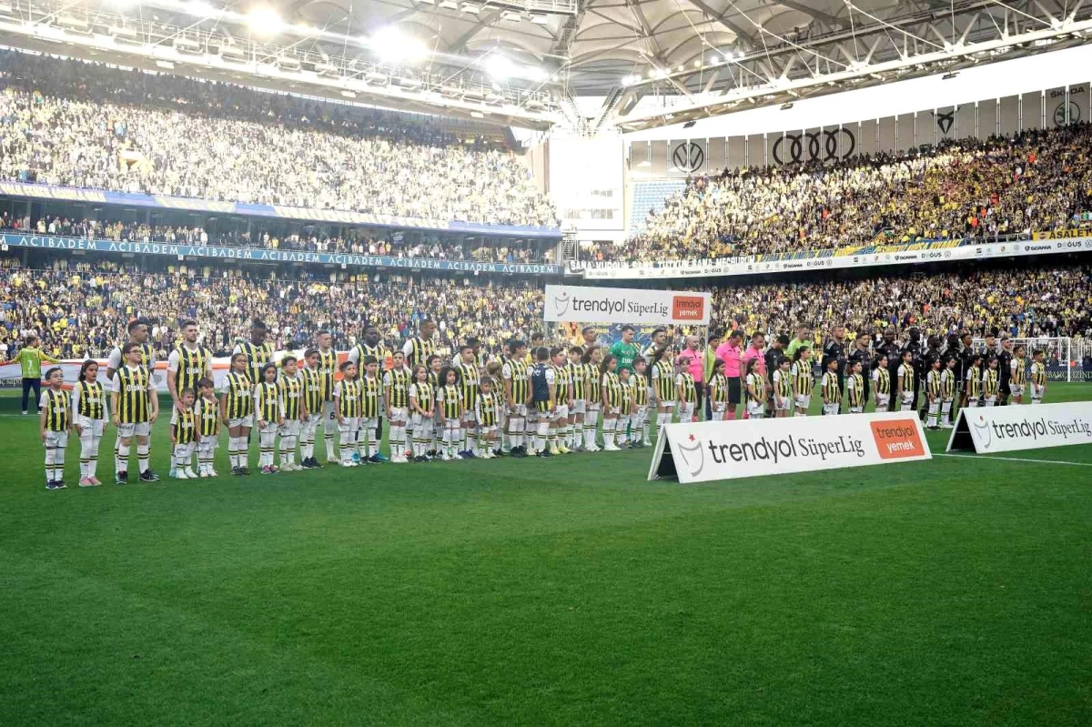 Fenerbahçe ile Beşiktaş Derbisinde İlk 15 Dakika Berabere
